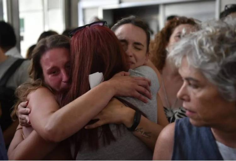 El Gobierno despidió a más de 41.000 empleados públicos y Sturzenegger celebró la "motosierra"