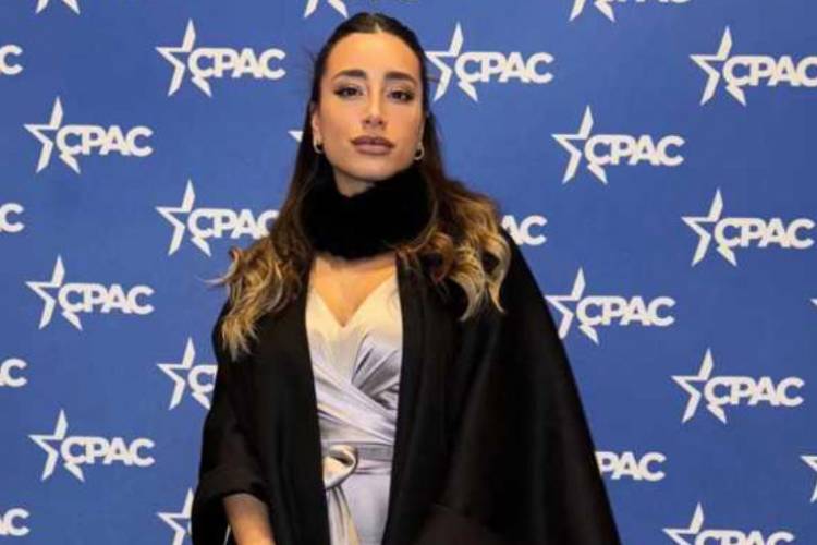 Un nuevo escándalo salpica al Gobierno: militante de la ultraderecha cercana a Milei ingresó "valijas sin control"