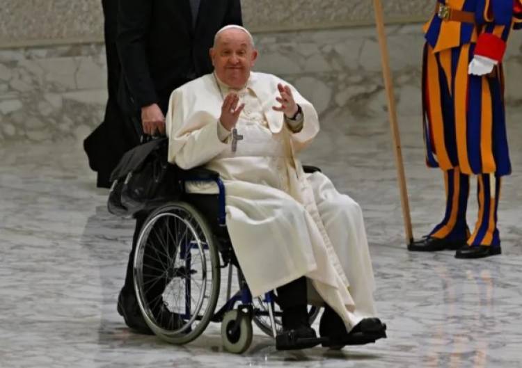 Tras el alta del Papa, habló su médico personal: "Fue terrible, pensamos que no lo lograríamos"