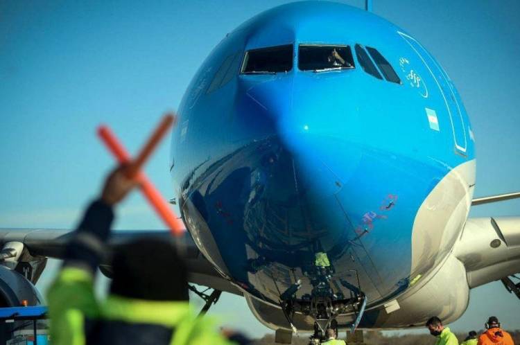 La Asociación de Pilotos denunció al Gobierno ante la OIT por afectar "el legítimo derecho a huelga"