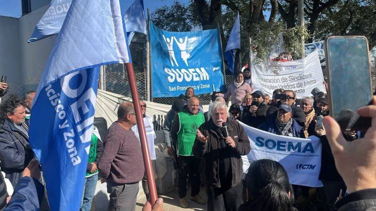 Escala el conflicto entre el Suoem y el municipio: volvieron a marchar con apoyo provincial