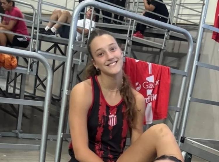 Antonela Juncos fue preseleccionada para la Selección Argentina Sub 17 de vóley