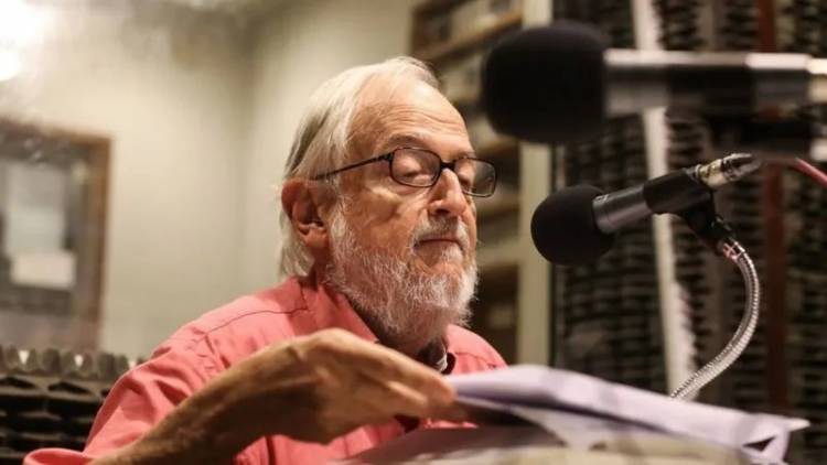 Falleció Daniel Divinsky, el histórico editor que publicó por primera vez a Mafalda en libro