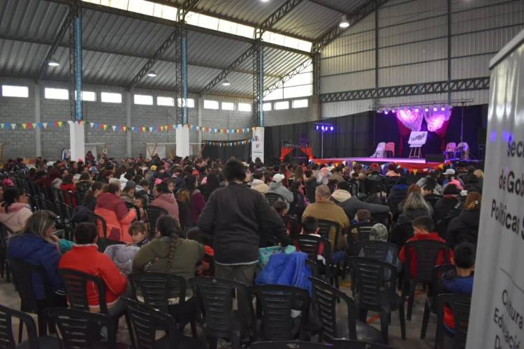 Frontera organiza una gran kermés para celebrar el Día de las Infancias