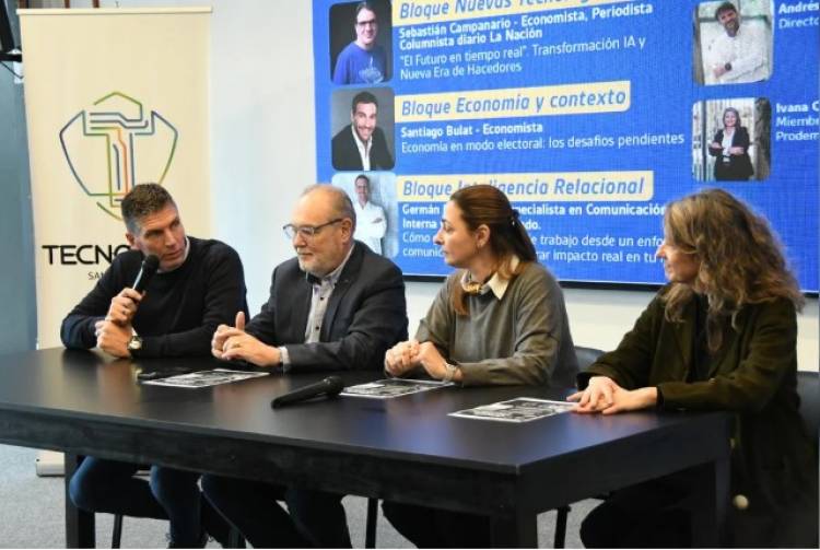Se presentó el 2º Coloquio Empresarial: “Miradas globales, decisiones locales”