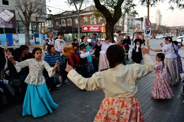 Semana del Folklore en San Francisco: el sábado termina con un festival en Bomberos
