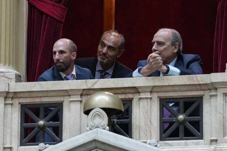 Tras el escándalo por las coimas, el Gobierno cambia el discurso y se despega de Spagnuolo