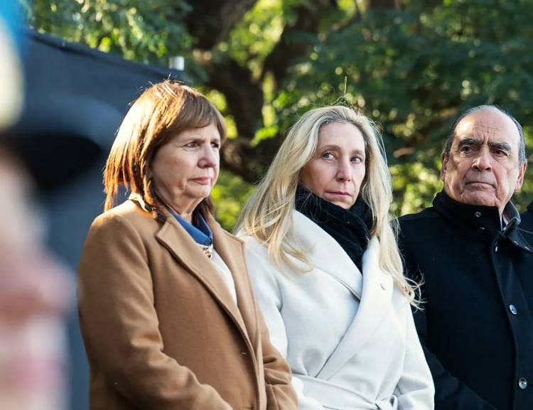 Mayans pidió el juicio político contra Patricia Bullrich y una interpelación a Karina Milei en el Senado