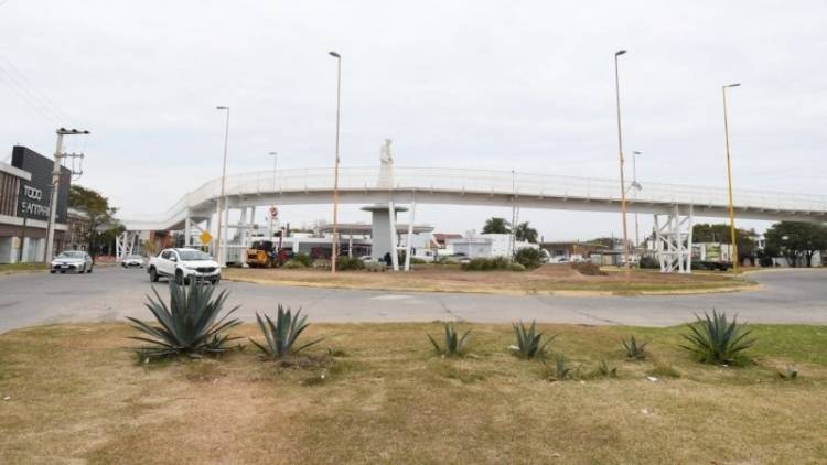 La transformación del acceso oeste ya se percibe con el paso peatonal y bicisenda a nivel y en altura