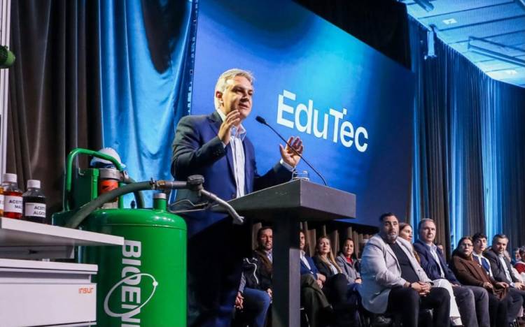 Llaryora anunció una inversión de $3.500 millones para fortalecer la educación técnica y su vínculo con el sector productivo