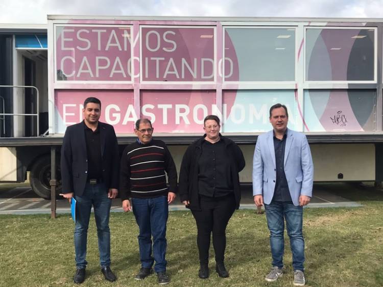 Por pedido de vecinos, lanzan dos cursos gratuitos: auxiliar en cocina y en pastelería en barrio Bouchard