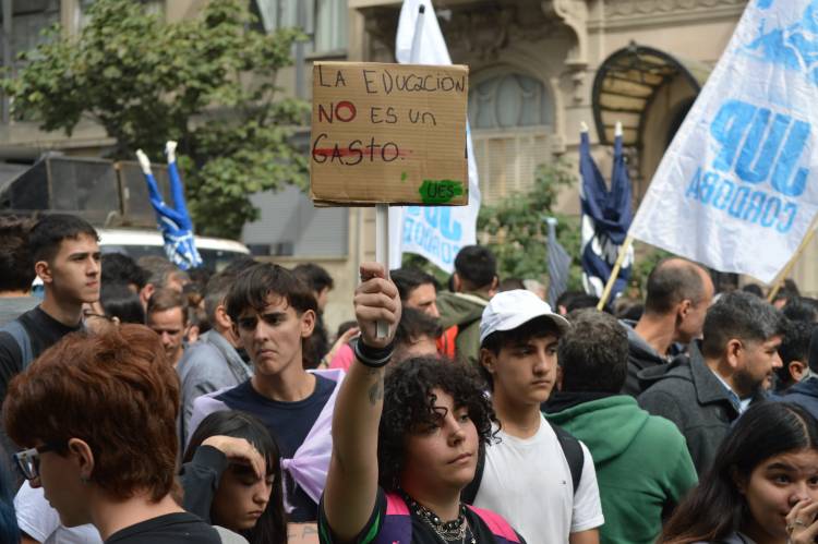 El Gobierno deberá pagar una multa por no cumplir la Ley de Financiamiento Universitario