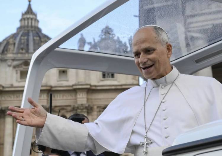 El Papa León confirmó su visita al país tras su recuperación favorable: "Allá vamos"